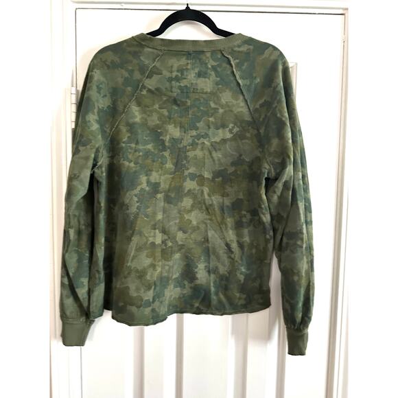 PILCRO Anthropologie Camo Reworked Popover V-Neck Boxy Hi-Low Sweatshirt - Sz S - Picture 5 of 9
